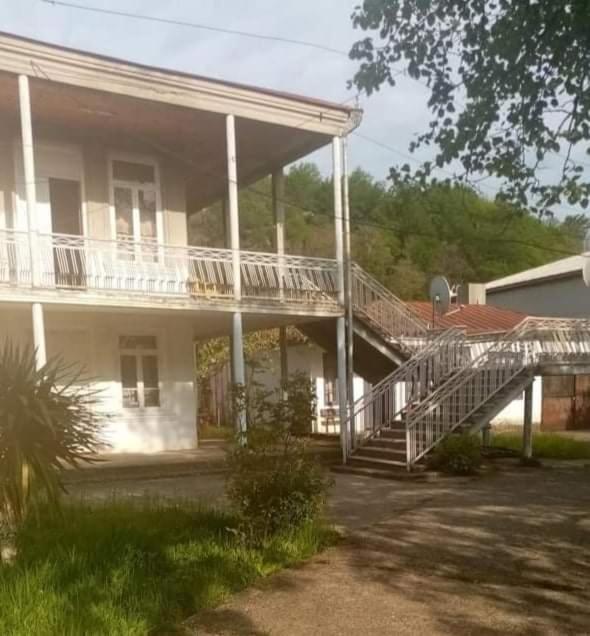 Guest House Knarik Jvari المظهر الخارجي الصورة